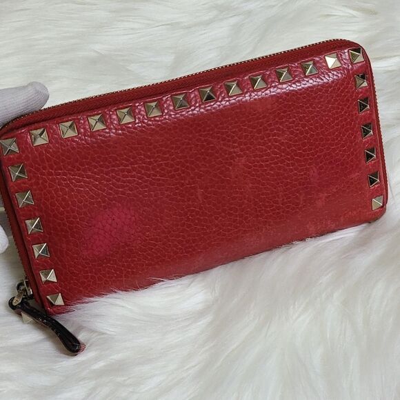 💯 Authentic Valentino Garavani Wallet 🍀 - Picture 10 of 16